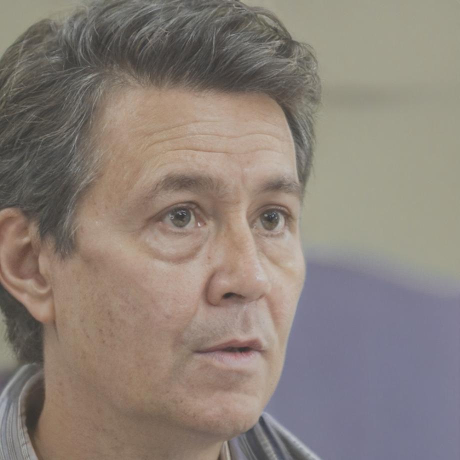 Retrato de Fabricio, instructor de mindfulness respiratorio